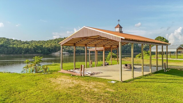 753 River Front Dr, Clifton, TN 38425