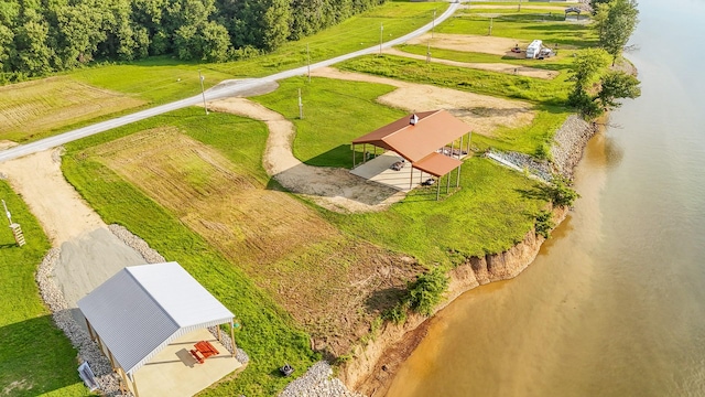 753 River Front Dr, Clifton, TN 38425