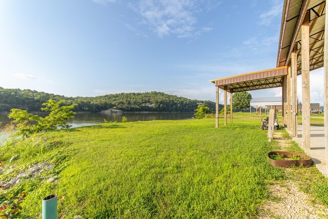 753 River Front Dr, Clifton, TN 38425
