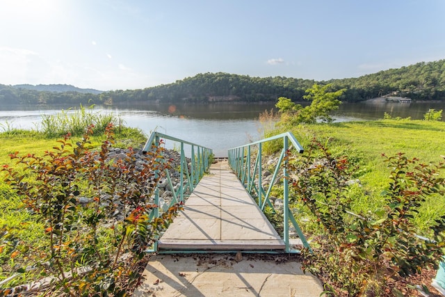 753 River Front Dr, Clifton, TN 38425