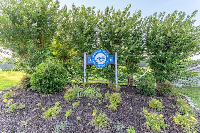 753 River Front Dr, Clifton, TN 38425