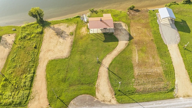 753 River Front Dr, Clifton, TN 38425