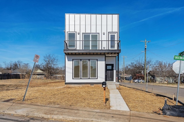 view of contemporary home