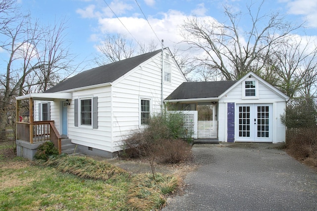 view of front facade with french doors