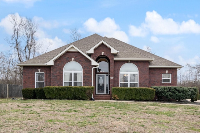 view of front of property with a front yard