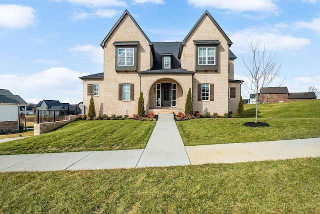 view of front of house featuring a front yard