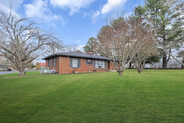 exterior space with a yard