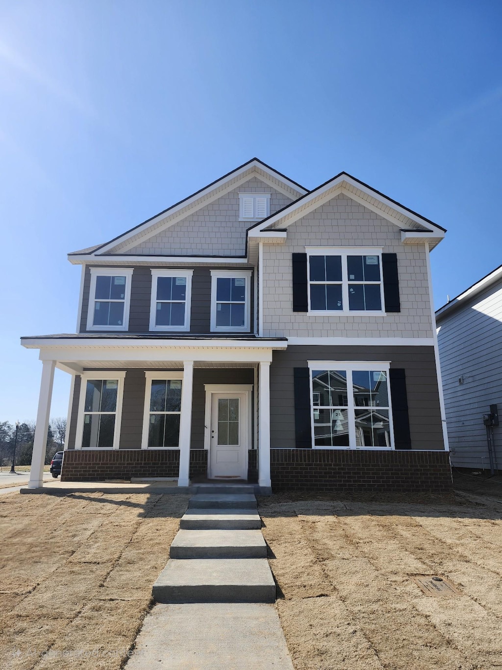 view of front facade with covered porch