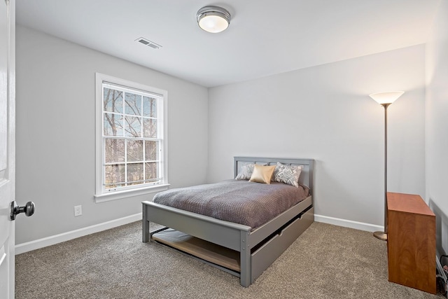 bedroom with carpet flooring