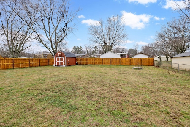 view of yard with a storage shed