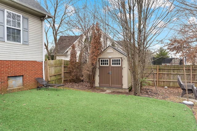 view of yard with a shed