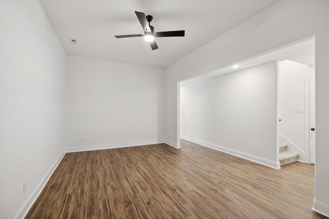 unfurnished room featuring wood-type flooring and ceiling fan