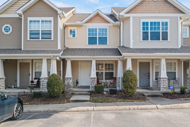 craftsman inspired home featuring a porch