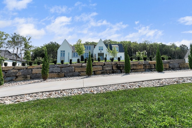 exterior space featuring a yard