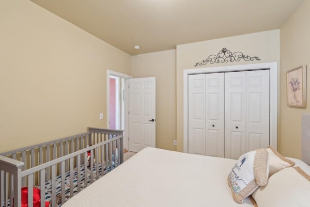 bedroom with a closet