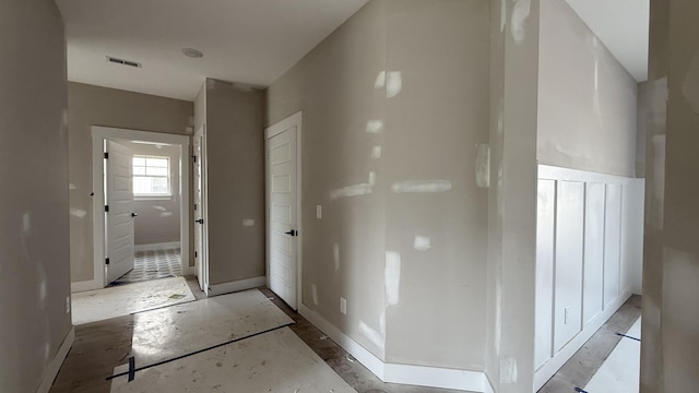 835 Stovers Gln, Murfreesboro, TN 37128 - corridor featuring baseboards and visible vents
