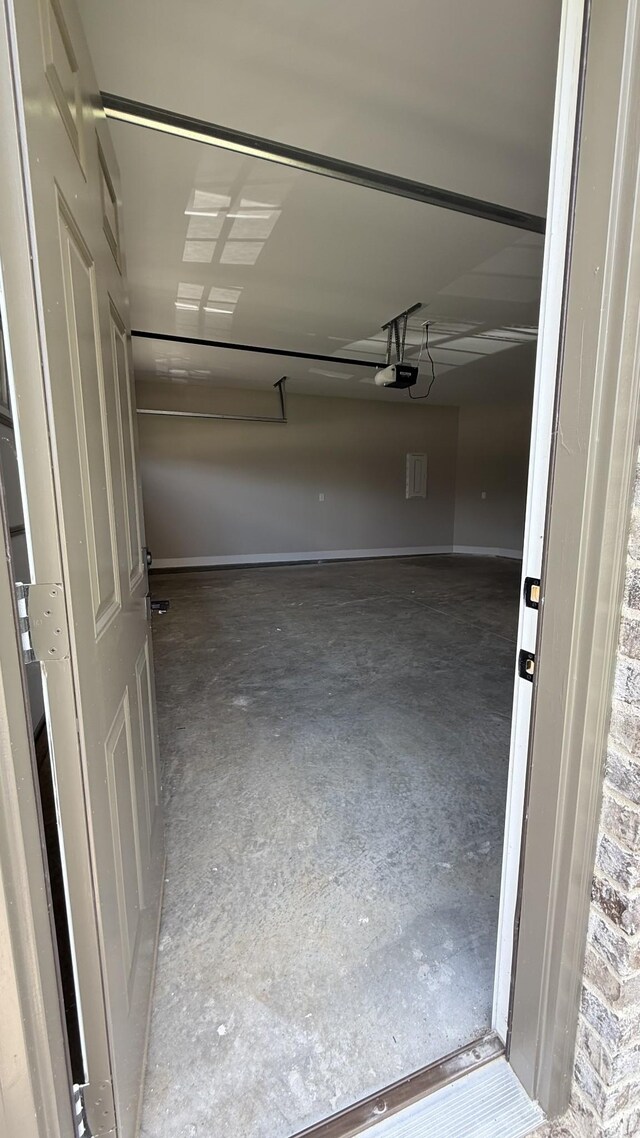 835 Stovers Gln, Murfreesboro, TN 37128 - garage featuring a garage door opener