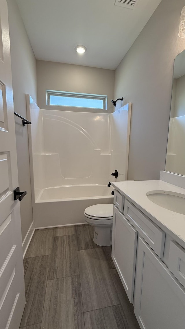 835 Stovers Gln, Murfreesboro, TN 37128 - bathroom with vanity, tub / shower combination, recessed lighting, and wood finished floors