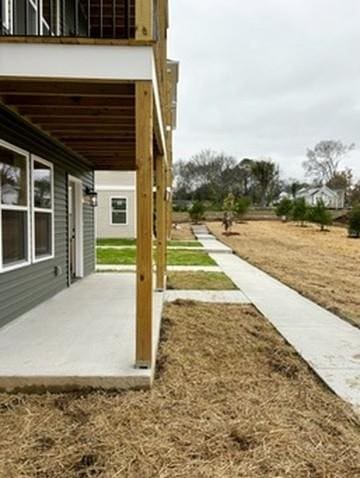 view of yard with a patio