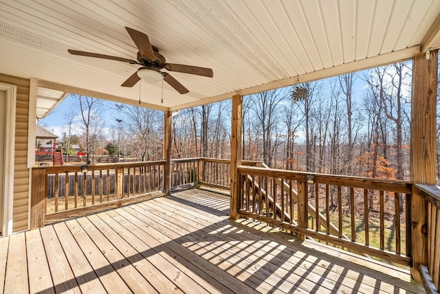 deck with ceiling fan