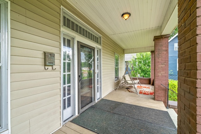 440 N 2nd St, Clarksville, TN 37040 - view of covered porch