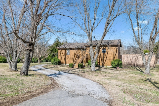 view of front of house with a front yard