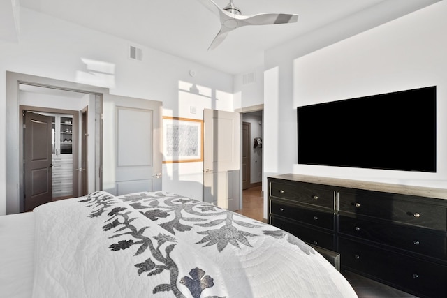 bedroom with ceiling fan