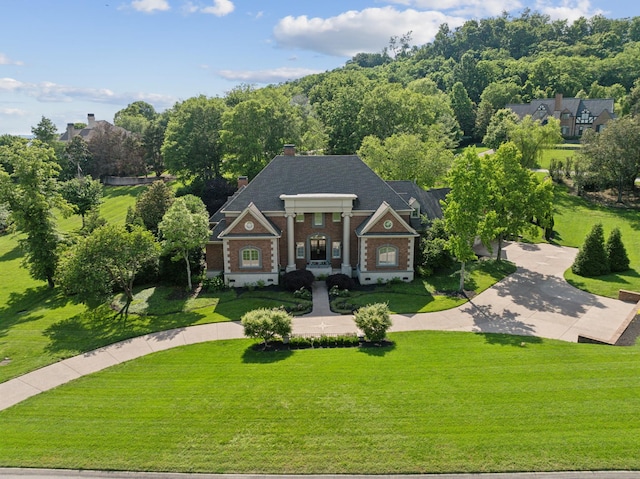 view of front of house featuring a front yard