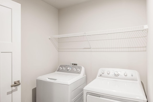 1335 Crescent Ridge Dr, Gallatin, TN 37066 - laundry room with washer and clothes dryer