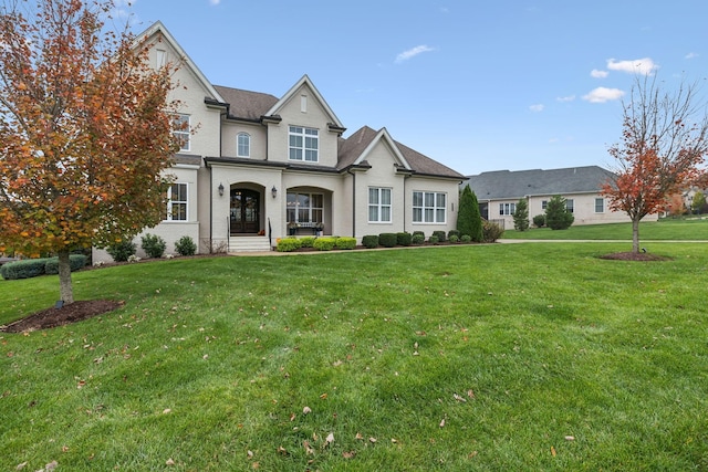 view of front of property featuring a front yard