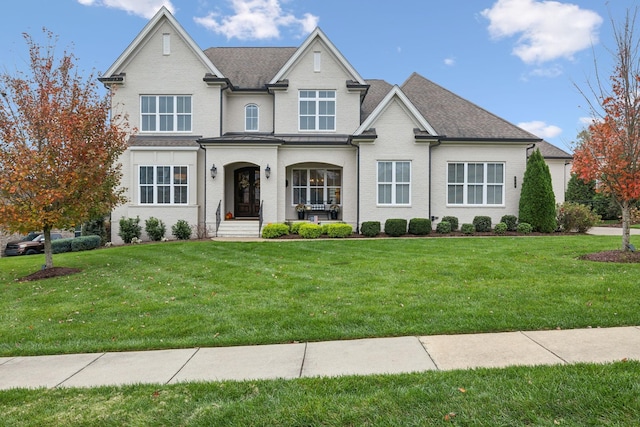 view of front of house featuring a front lawn