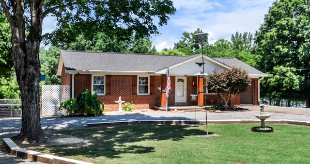 view of front of property with a front yard