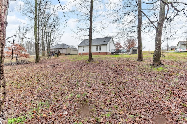 view of yard with a shed