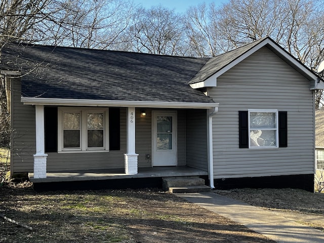 view of front facade with covered porch