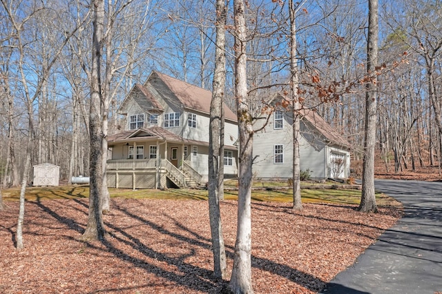 front facade featuring a porch