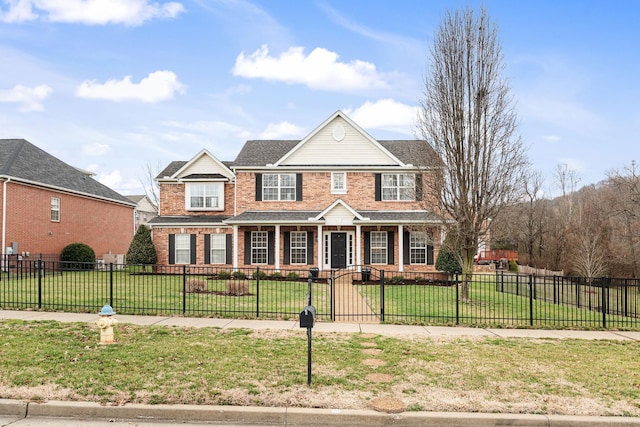 view of front of property featuring a front yard