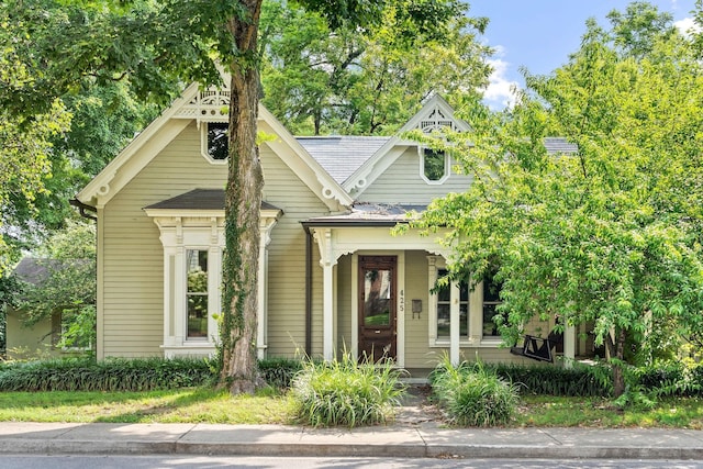 view of front of property