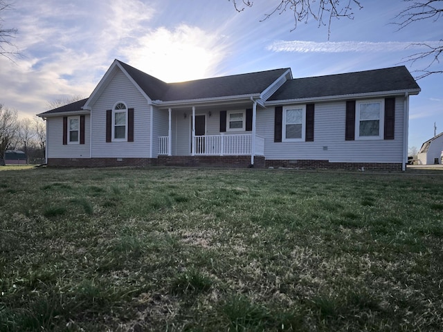 ranch-style house featuring crawl space, a front lawn, and a porch