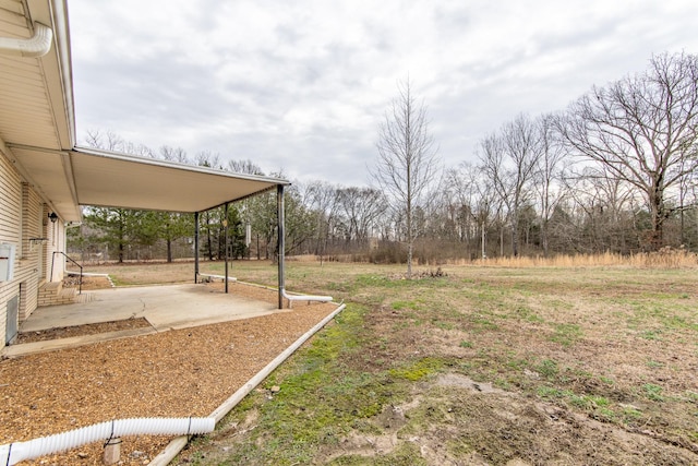 view of yard with a patio area