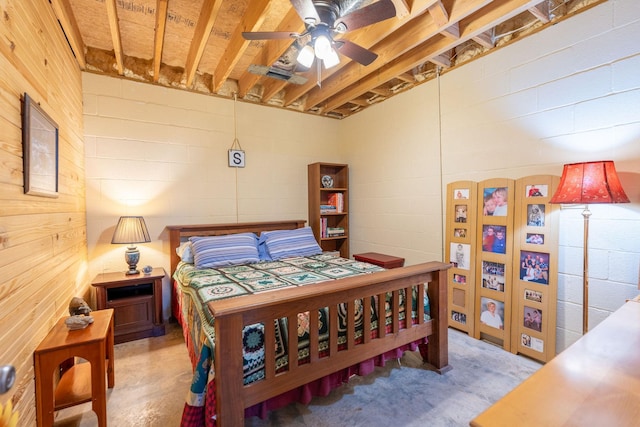 bedroom with ceiling fan