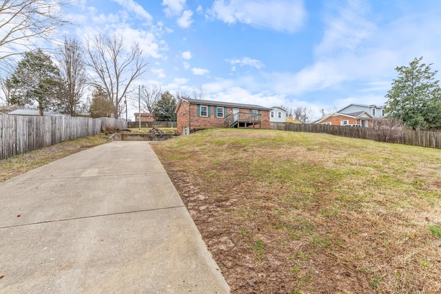 view of front of house with a front lawn