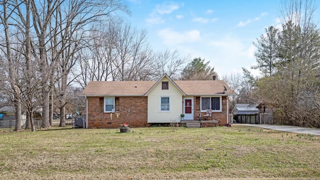 view of front of house featuring a front lawn