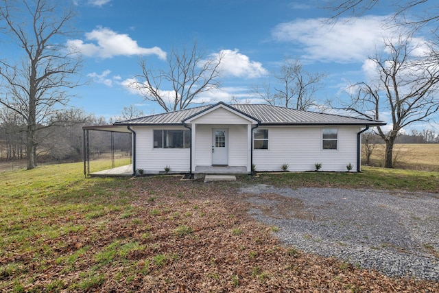 single story home with a front yard