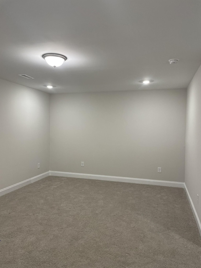 view of carpeted spare room