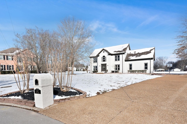 view of front of home featuring a residential view