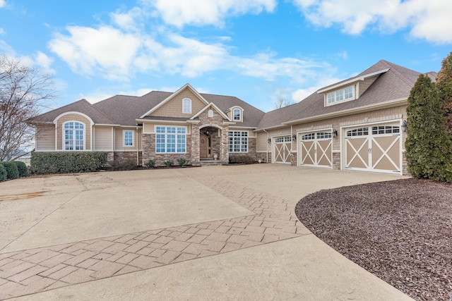 view of front facade featuring a garage