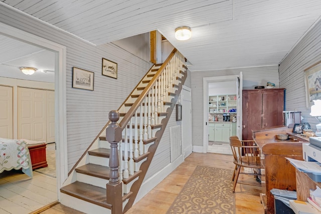 2360 Seven Mile Ferry Rd, Clarksville, TN 37040 - stairway with hardwood / wood-style flooring