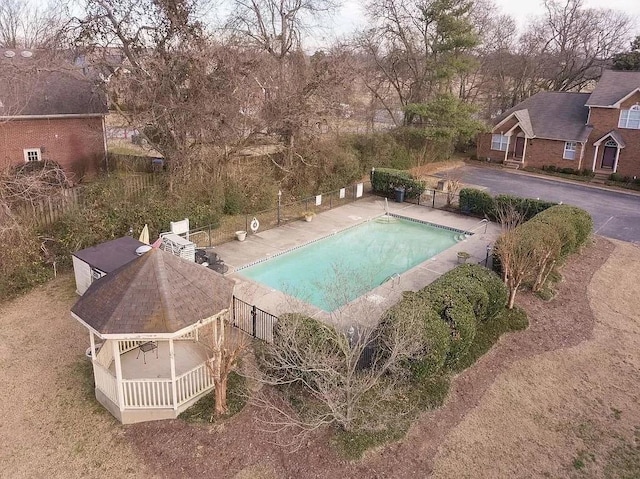 view of swimming pool