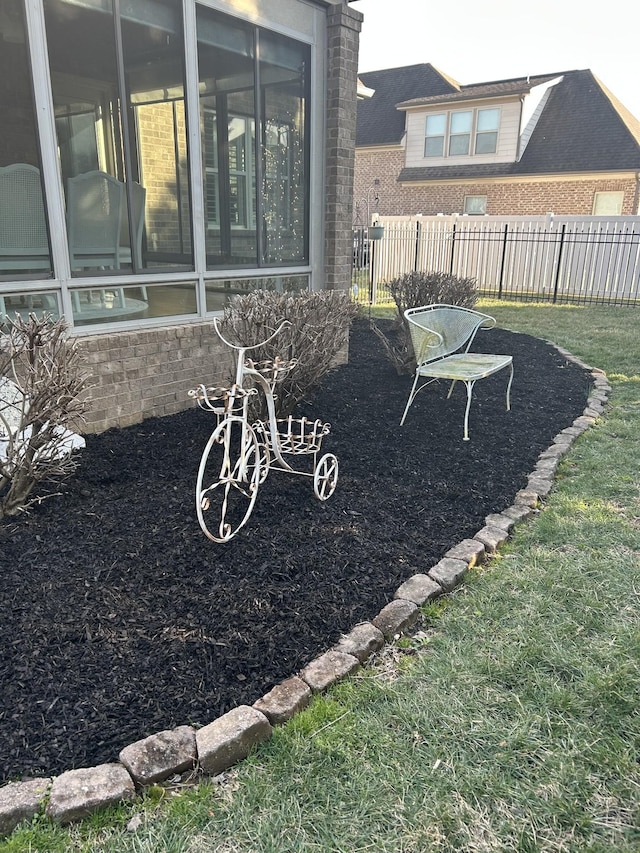 5107 General Eisenhower Dr, Murfreesboro, TN 37129 - view of yard with a sunroom and fence