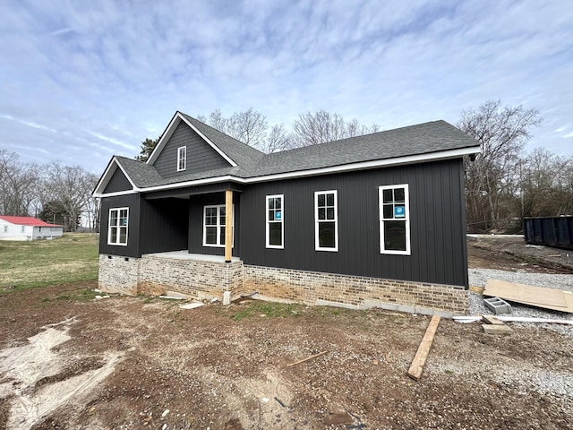 view of front facade featuring covered porch